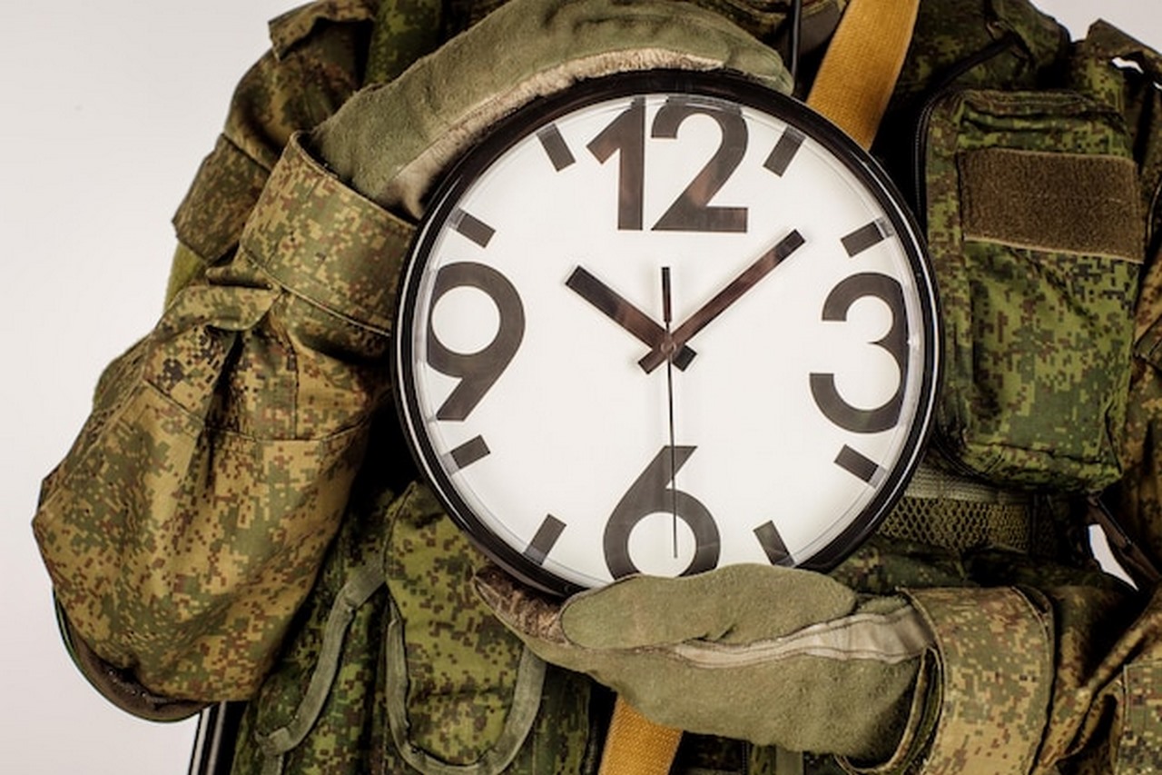 Jakie zegarki wojskowe są najlepsze? Zegarki Garmin i Traser